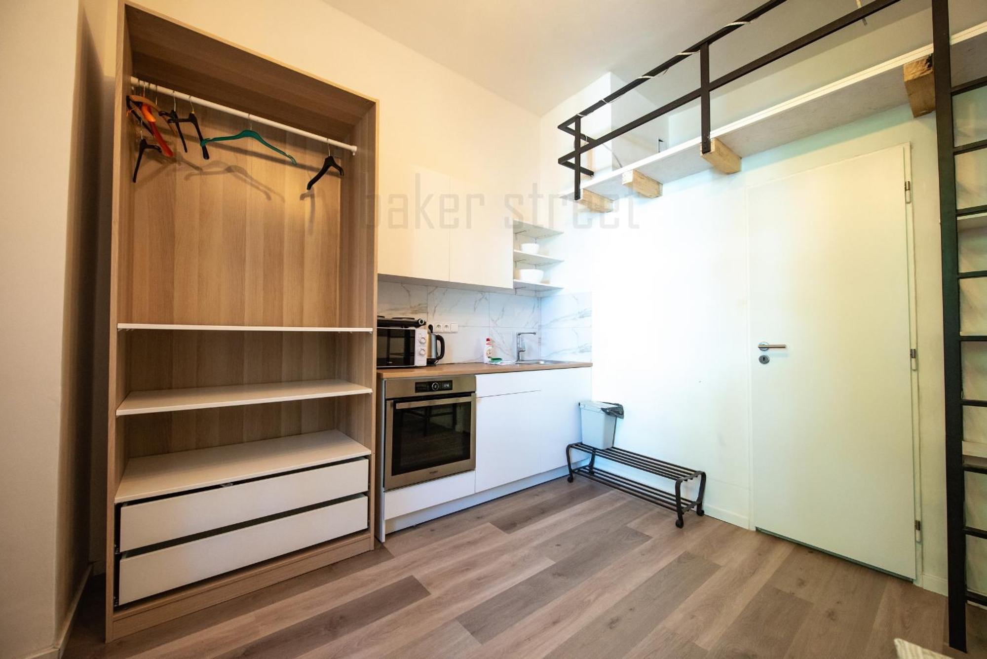 Storey Apartment Close To Metro Palmovka Prag Exterior foto